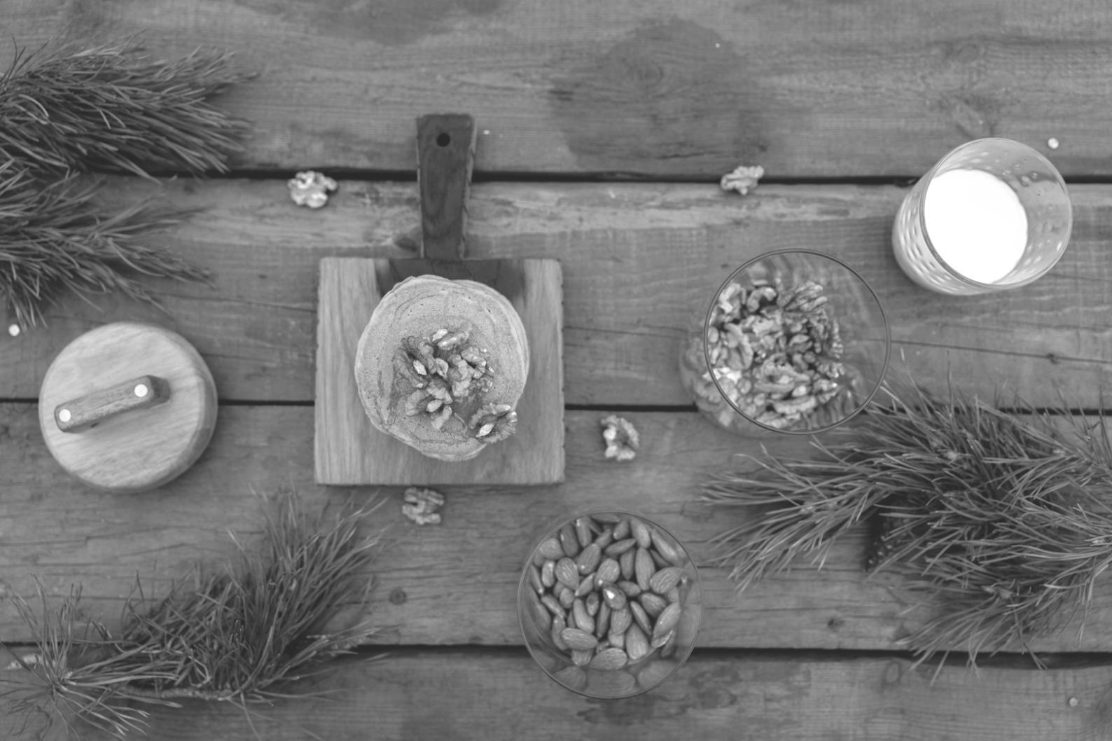 Sesión de trabajo colaborativo entre estudiantes compartiendo ideas sobre planificación de comidas